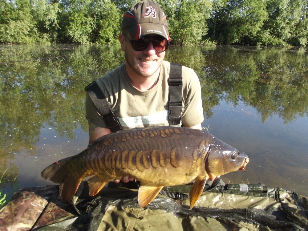 Liam Slee and firends caught 6 carp between them at Heritage Lake, the biggest being a 22lb Common