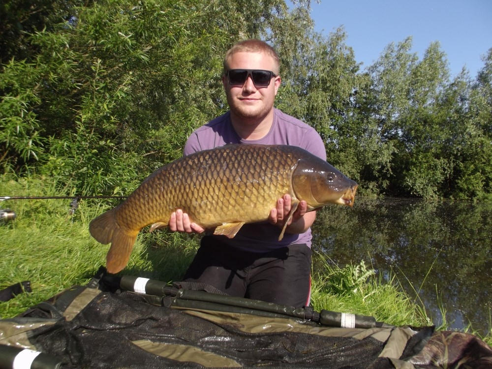 Liam Slee and firends caught 6 carp between them at Heritage Lake, the biggest being a 22lb Common