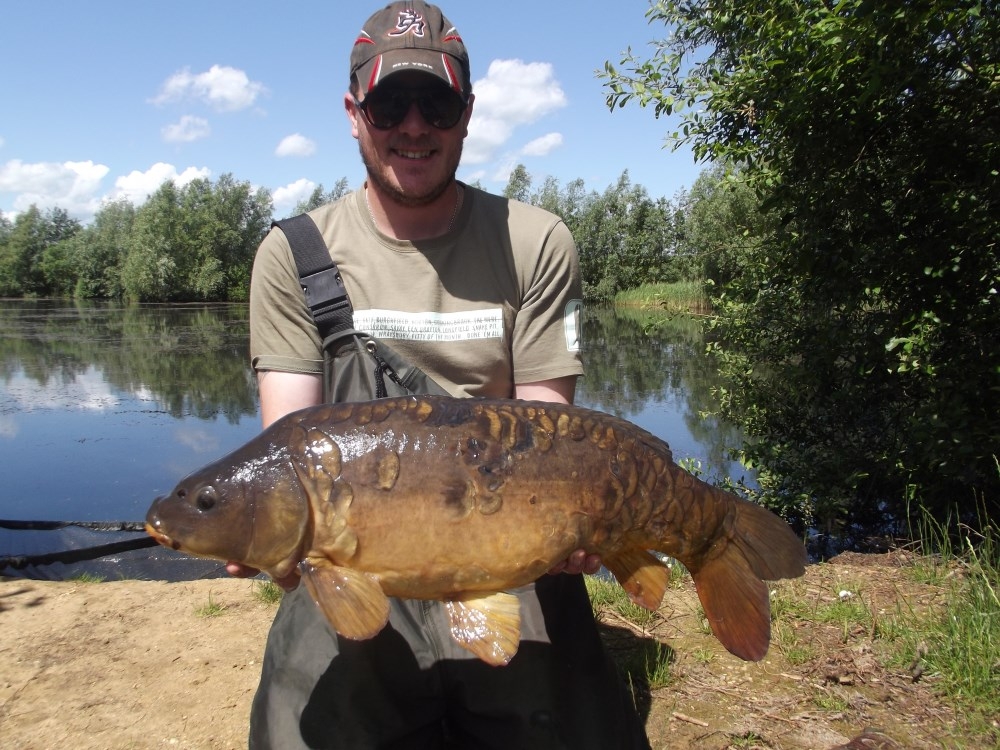 Liam Slee and firends caught 6 carp between them at Heritage Lake, the biggest being a 22lb Common