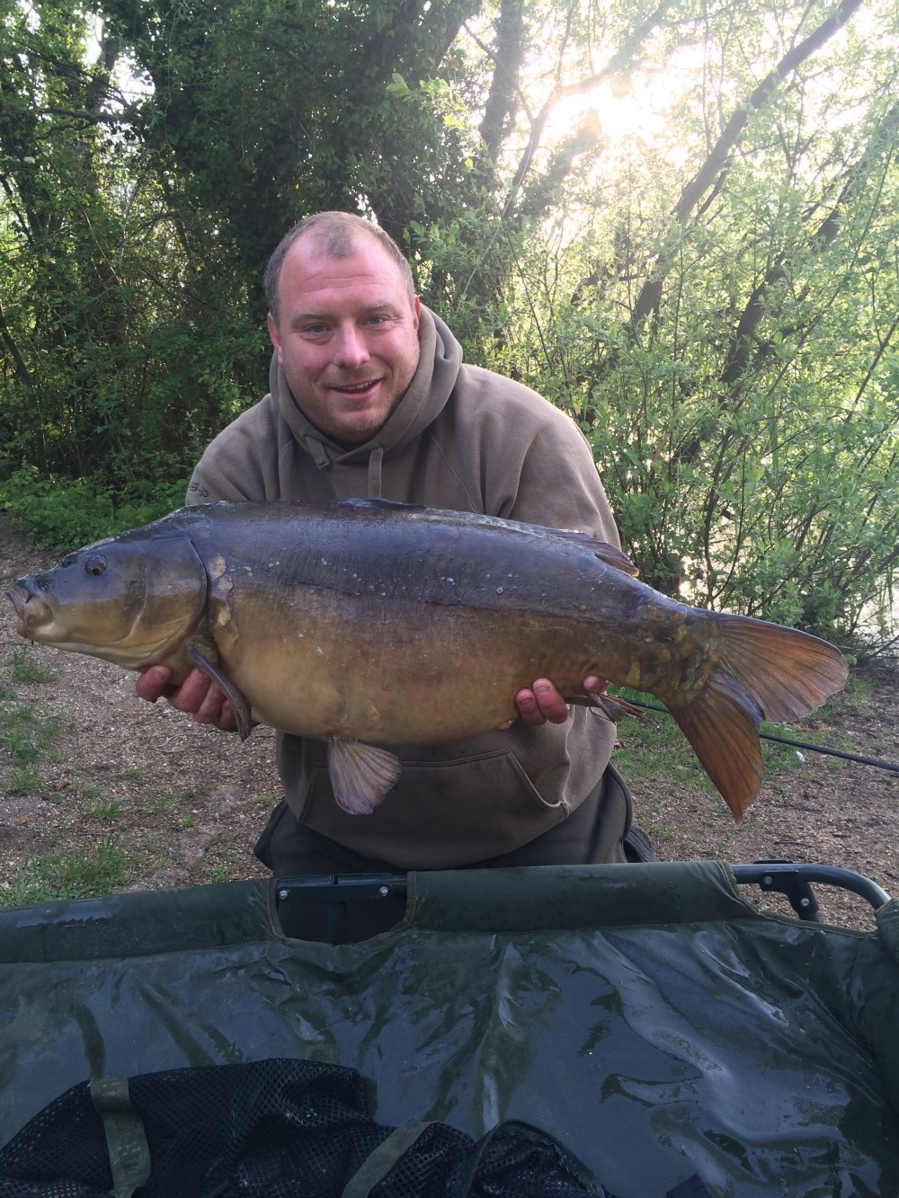 Martin Pettit recorded a personal best Mirror Carp of 24-4-0 caught on a  vortex wafter with pva bag.